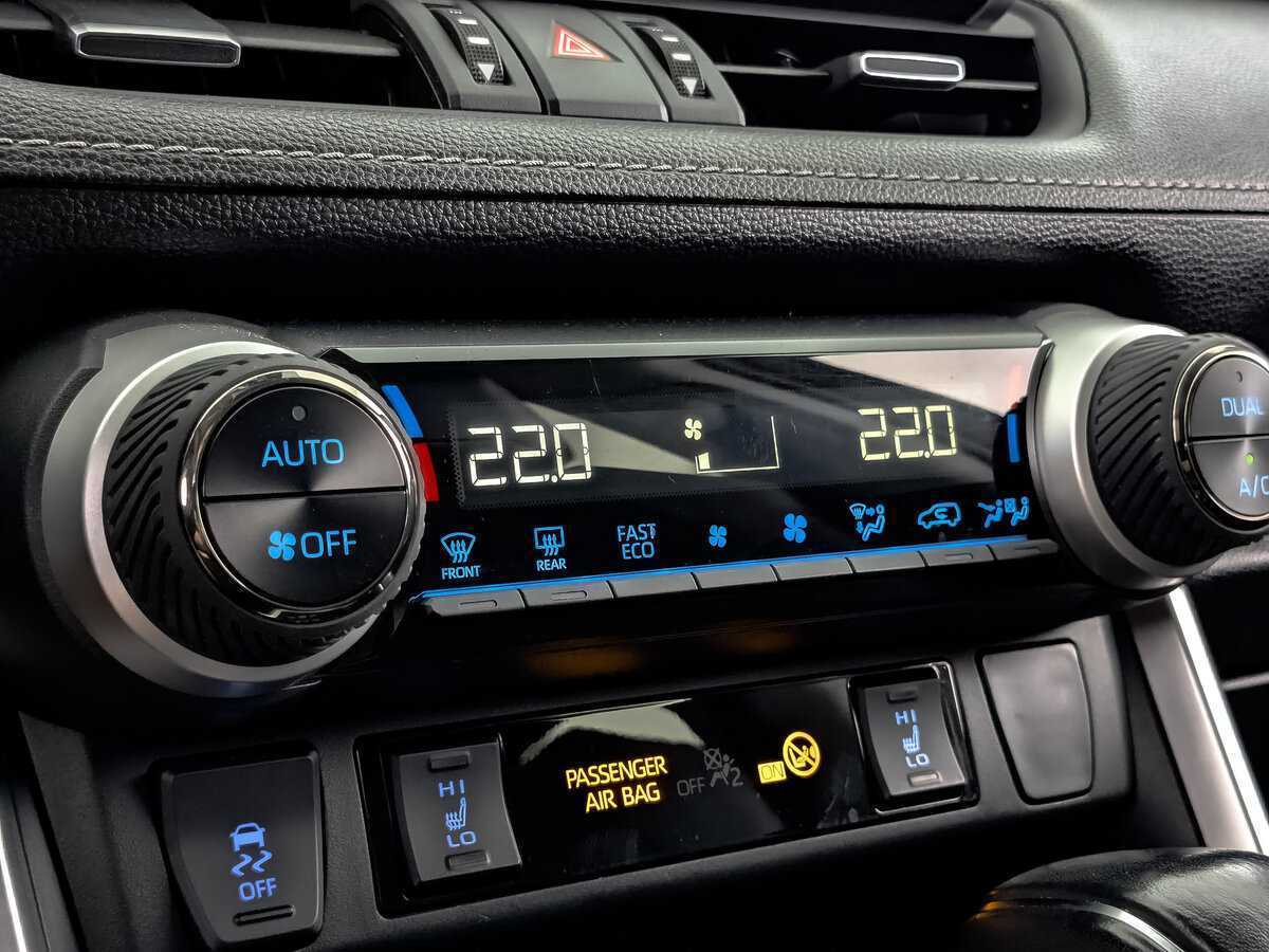 Toyota RAV4 2021 года с пробегом. Фото: #21