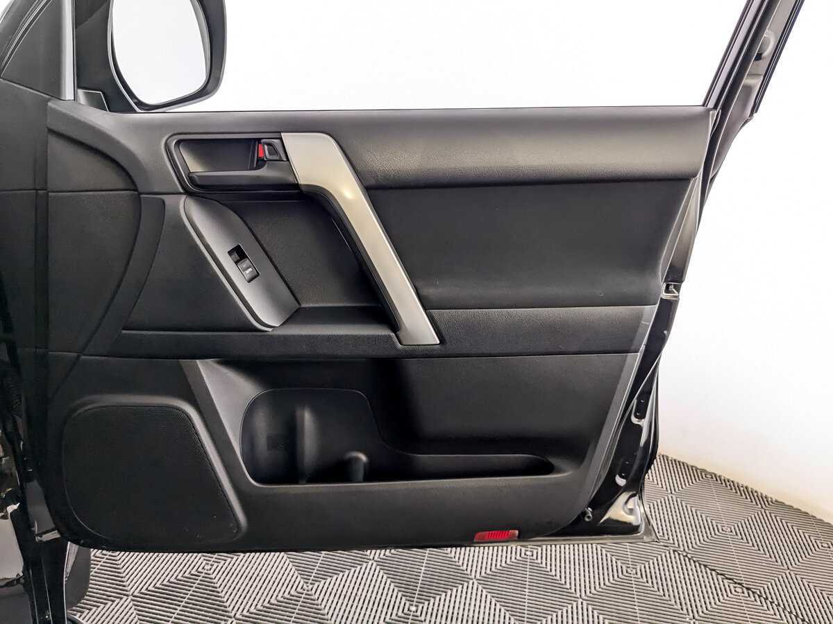 Toyota Land Cruiser Prado 2017 года с пробегом. Фото: #16