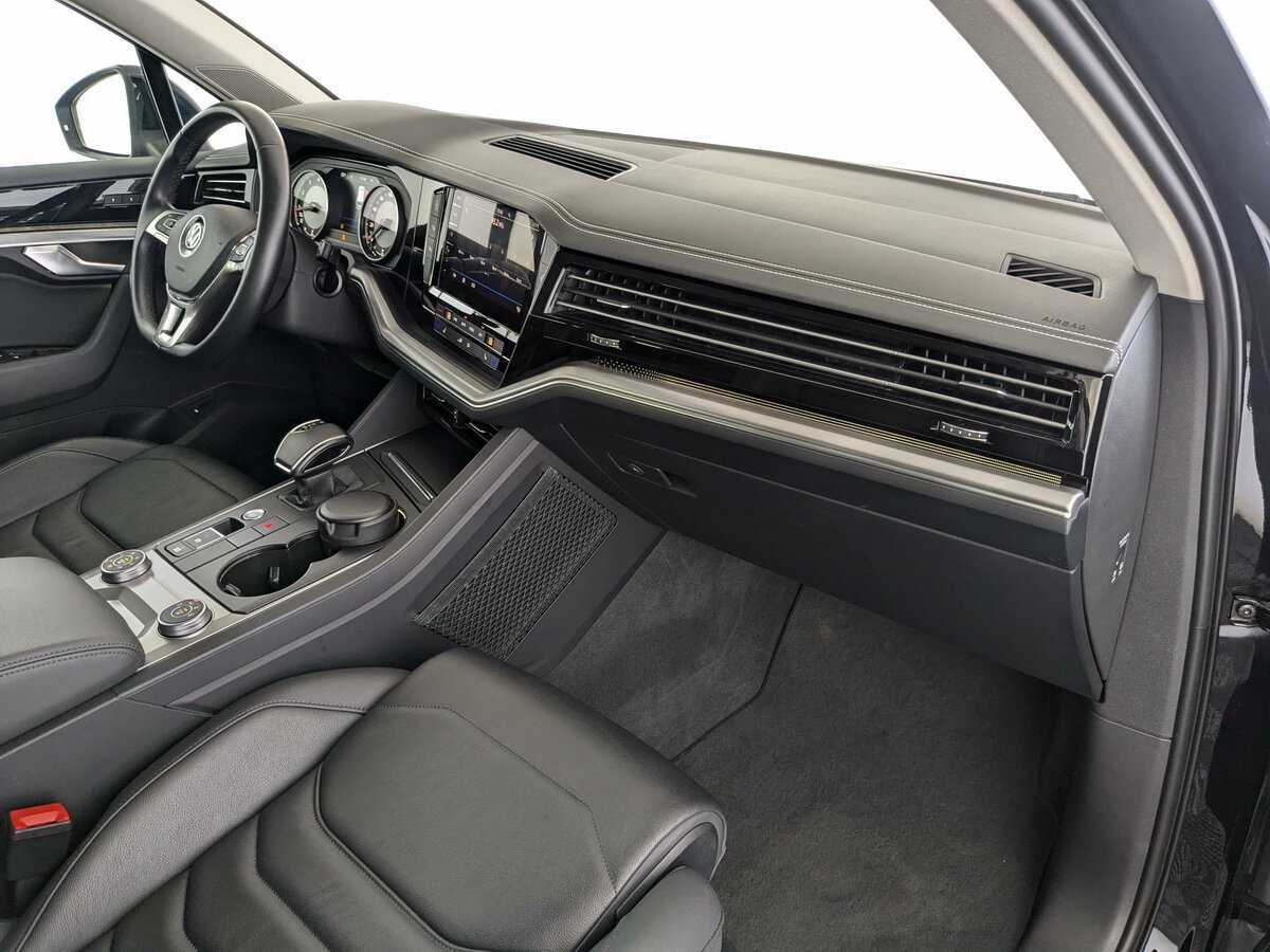 Volkswagen Touareg 2020 года с пробегом. Фото: #8