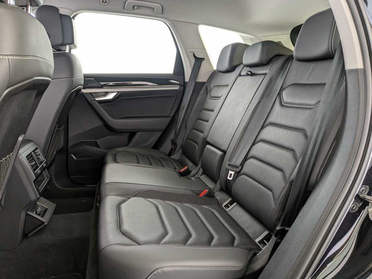 Volkswagen Touareg 2020 года с пробегом. Фото: #9