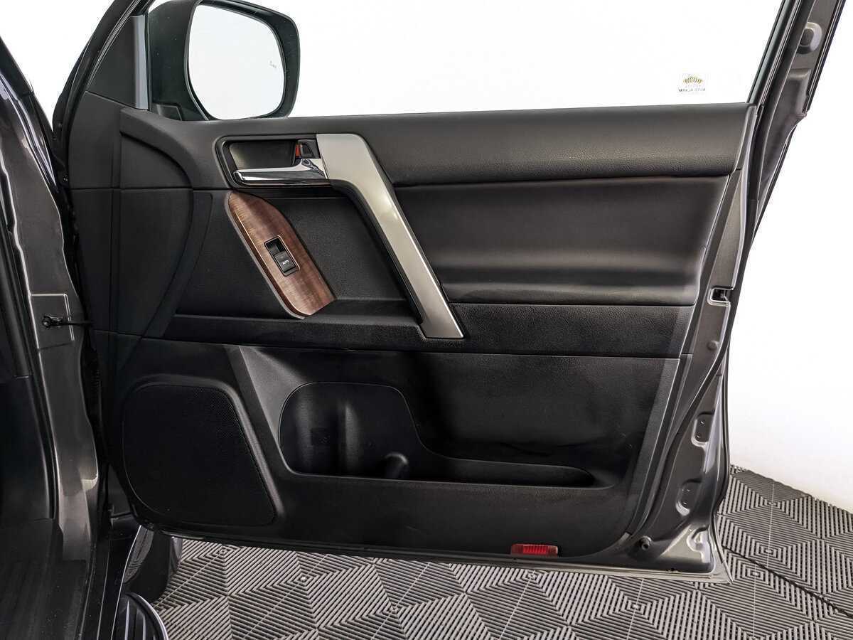 Toyota Land Cruiser Prado 2015 года с пробегом. Фото: #20