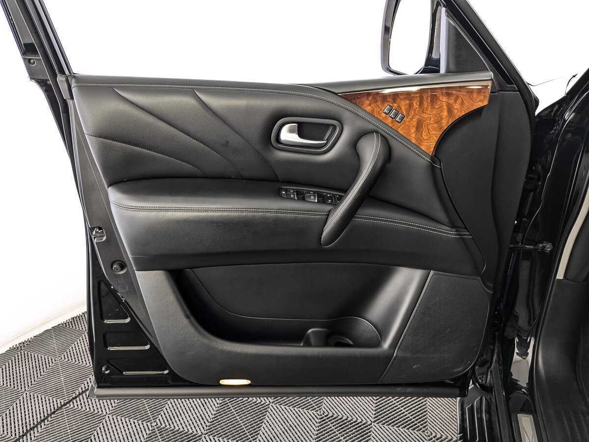 Infiniti QX80 2017 года с пробегом. Фото: #14