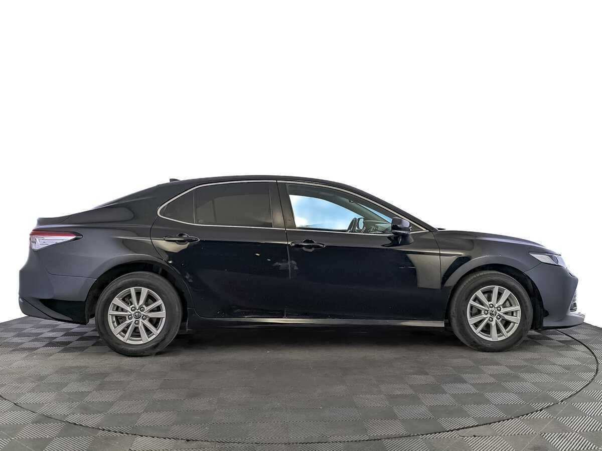 Toyota Camry 2019 года с пробегом. Фото: #3