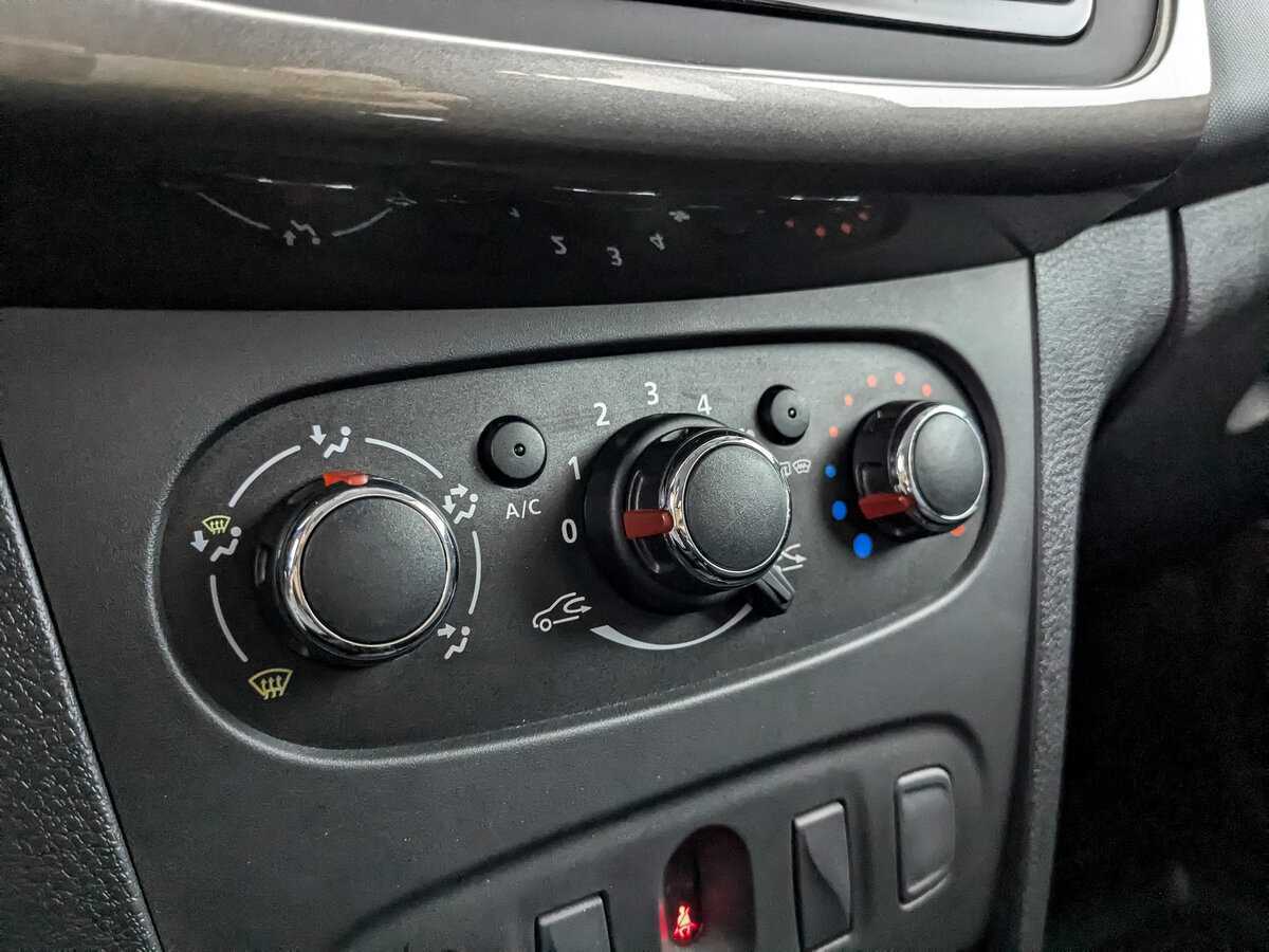 Б/У Рено Сандеро 2021 года. Фото: #21