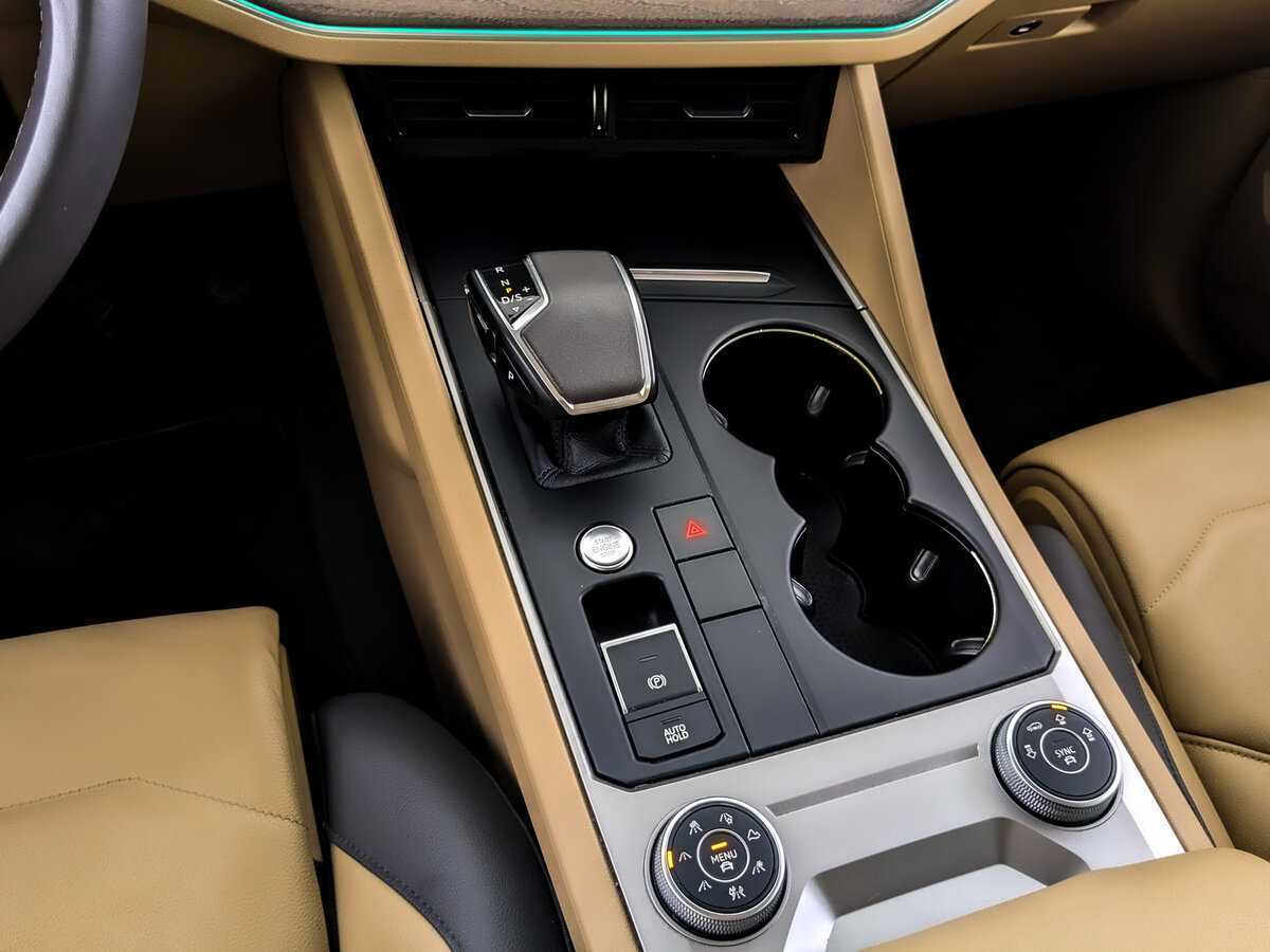 Volkswagen Touareg 2020 года с пробегом. Фото: #21