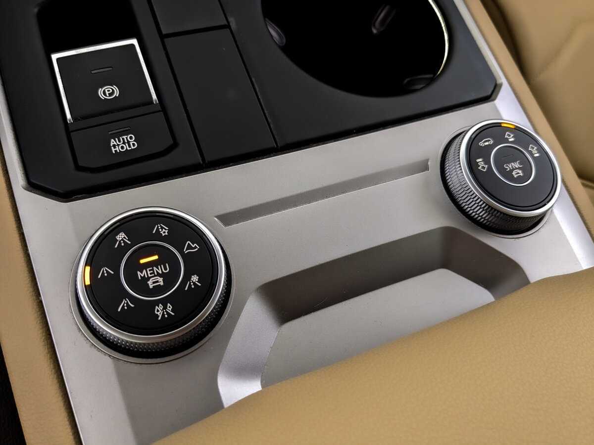 Volkswagen Touareg 2020 года с пробегом. Фото: #23