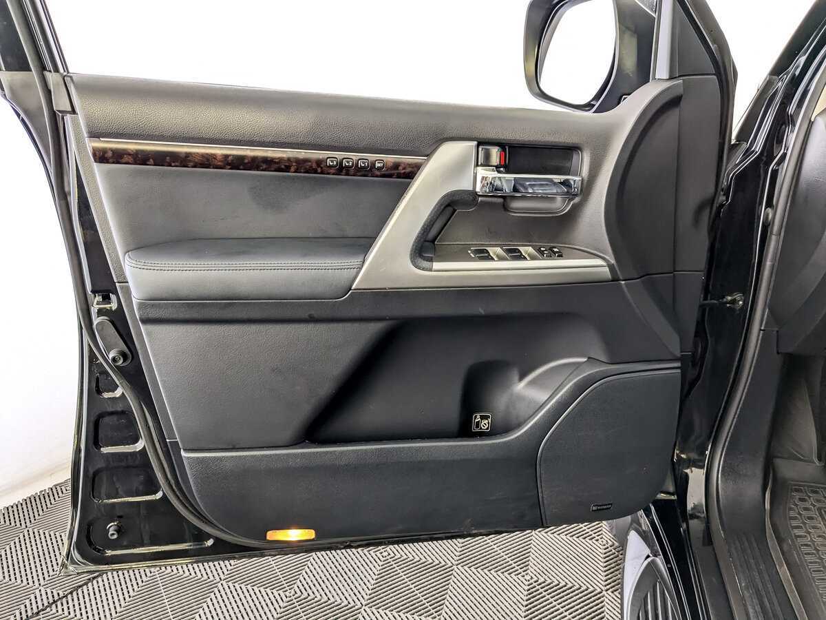 Toyota Land Cruiser 2014 года с пробегом. Фото: #14