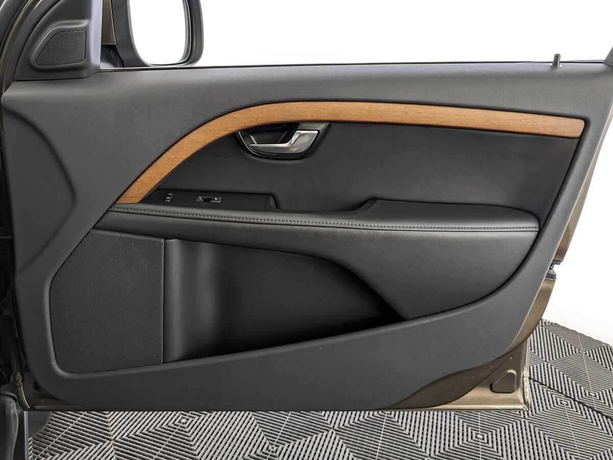 Volvo XC70 2011 года с пробегом. Фото: #20