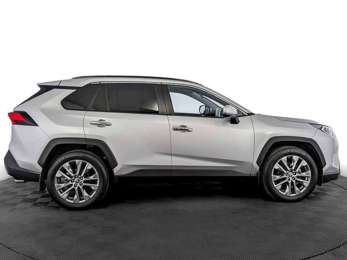 Toyota RAV4 2022 года с пробегом. Фото: #3