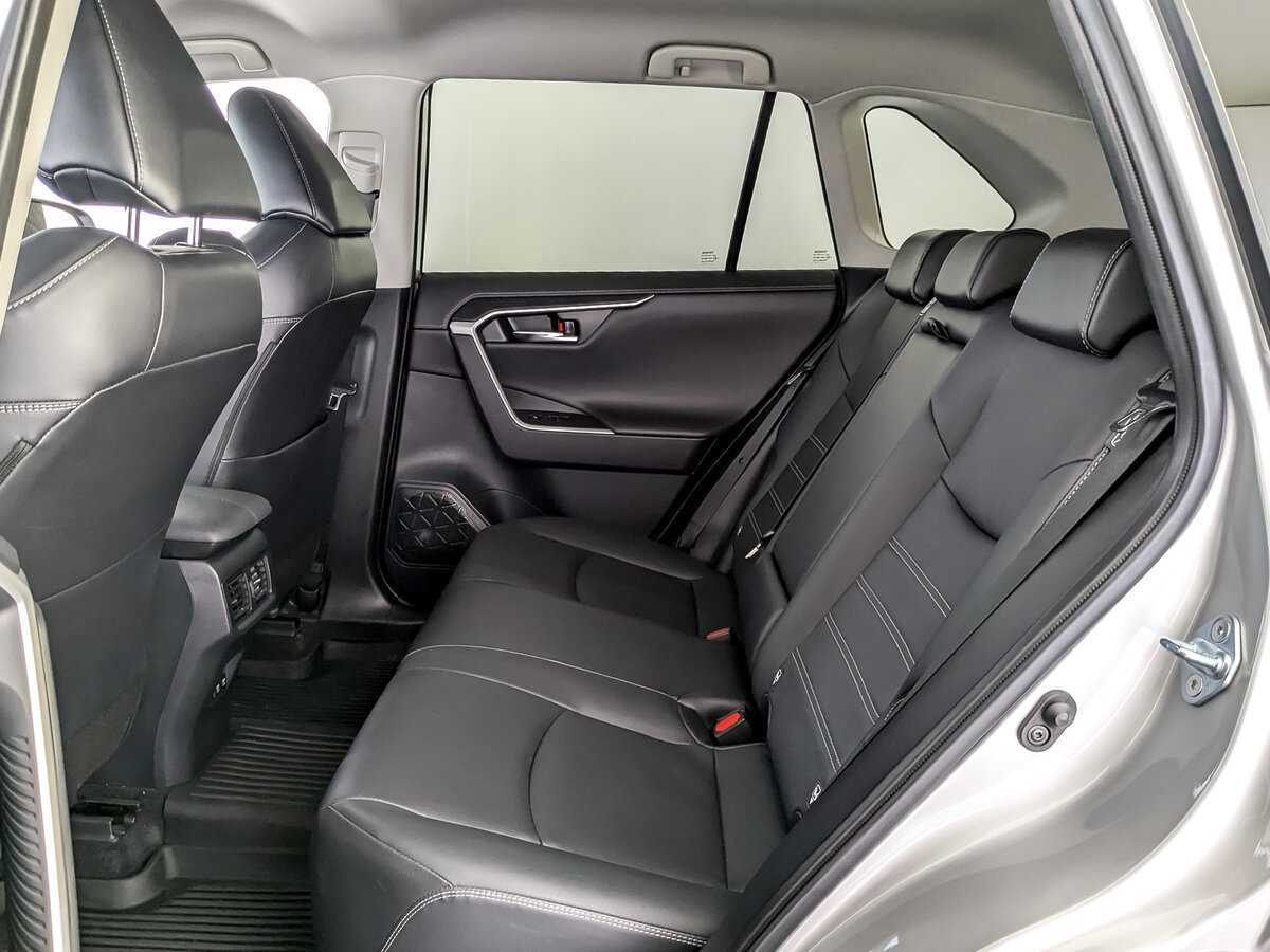 Toyota RAV4 2022 года с пробегом. Фото: #9