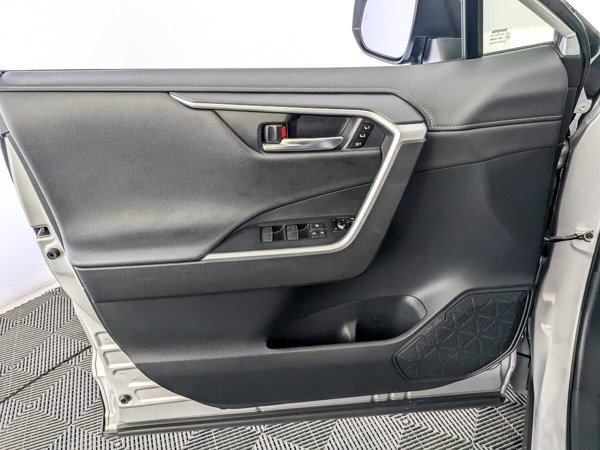 Toyota RAV4 2022 года с пробегом. Фото: #14