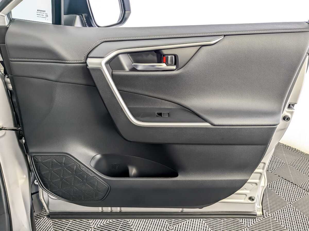 Toyota RAV4 2022 года с пробегом. Фото: #19