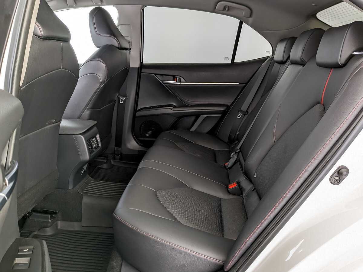 Toyota Camry 2022 года с пробегом. Фото: #9