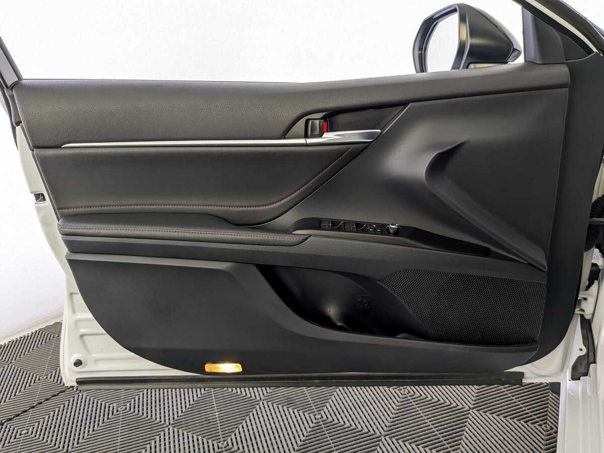 Toyota Camry 2022 года с пробегом. Фото: #14