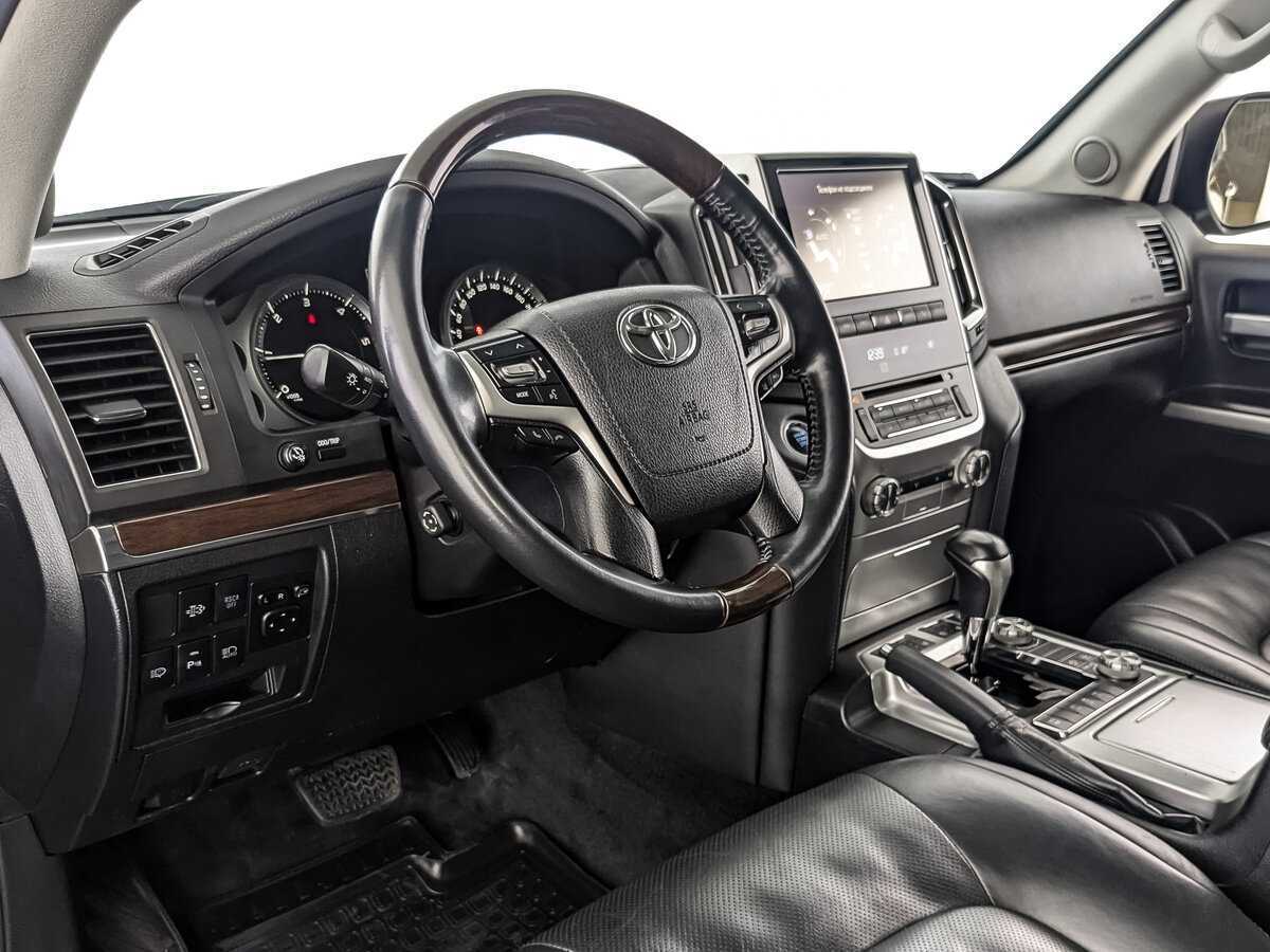 Toyota Land Cruiser 2017 года с пробегом. Фото: #10