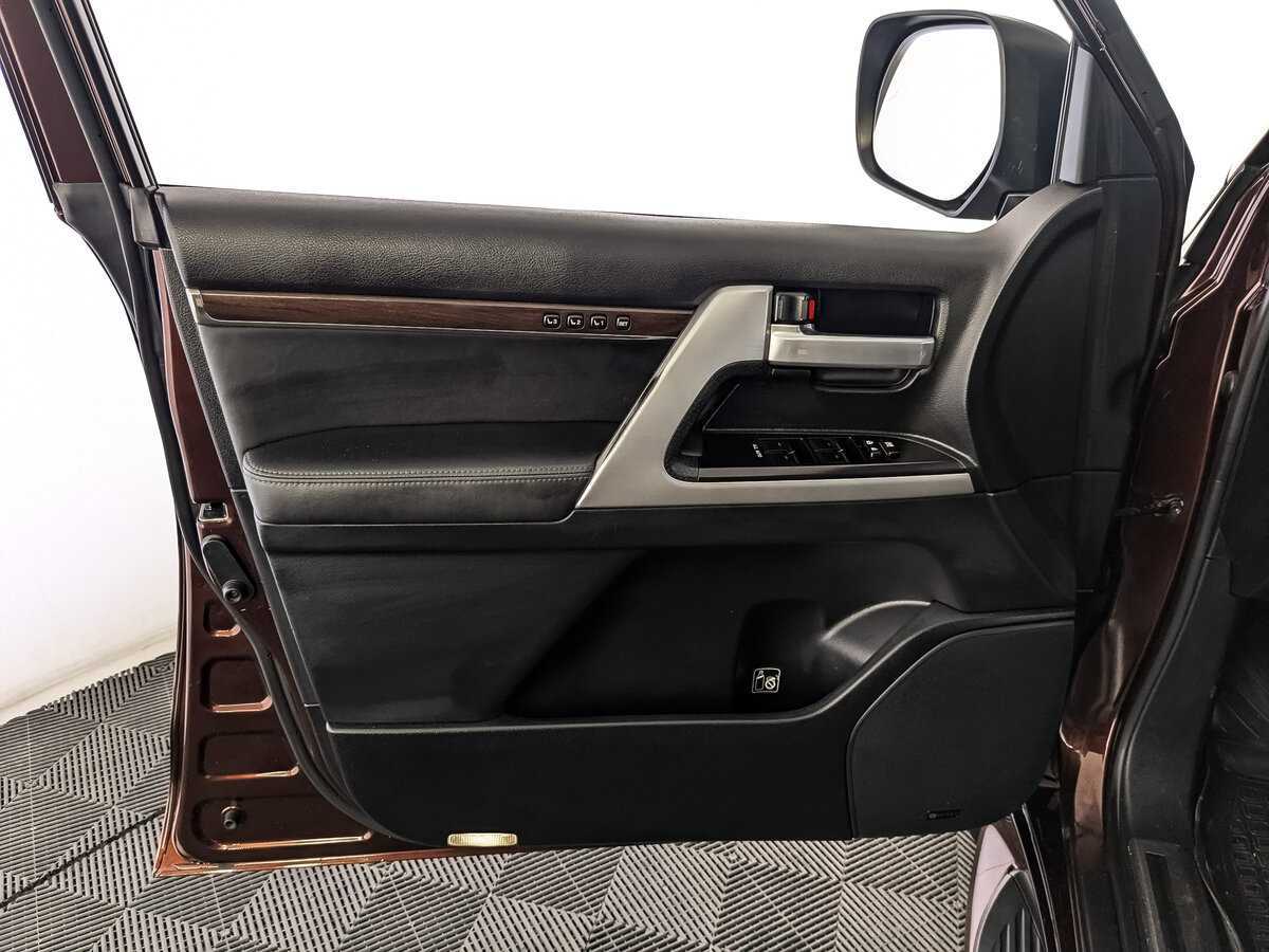 Toyota Land Cruiser 2017 года с пробегом. Фото: #14