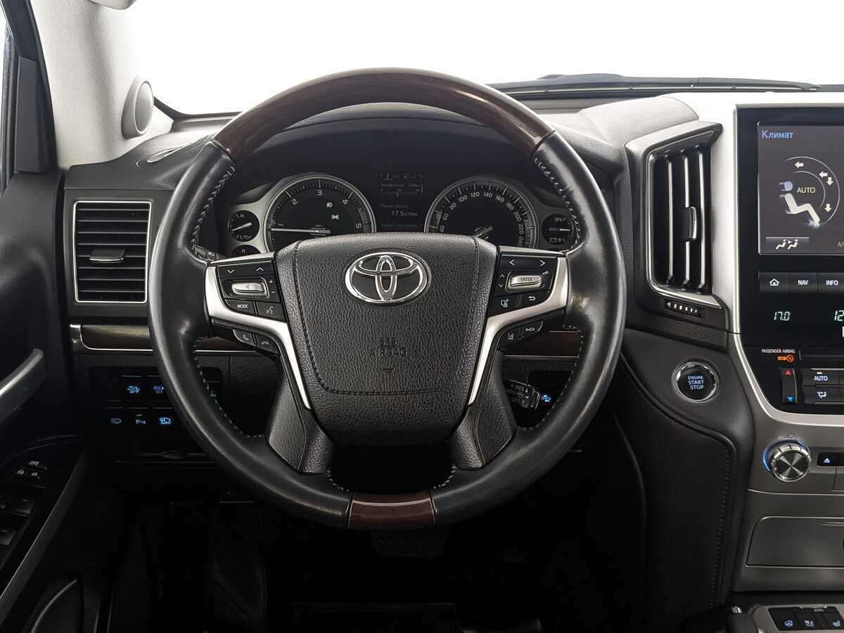 Toyota Land Cruiser 2017 года с пробегом. Фото: #17