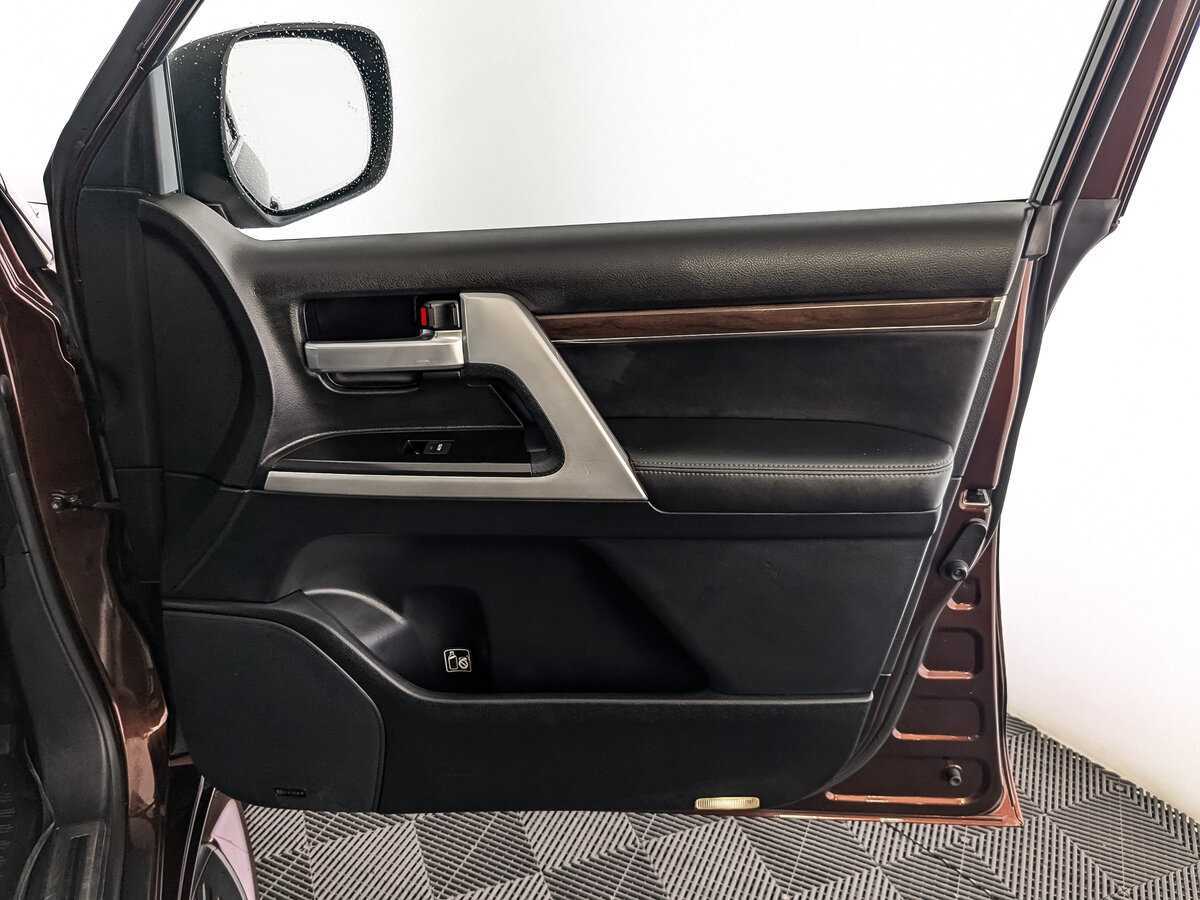 Toyota Land Cruiser 2017 года с пробегом. Фото: #20