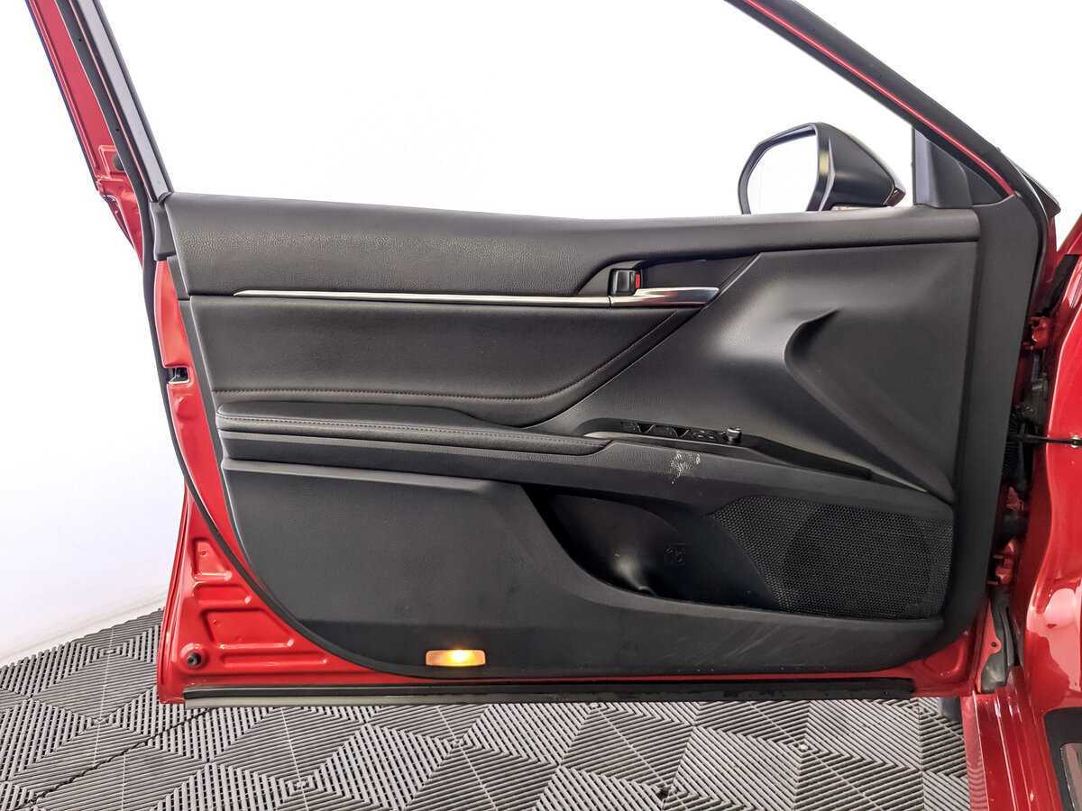 Toyota Camry 2021 года с пробегом. Фото: #14