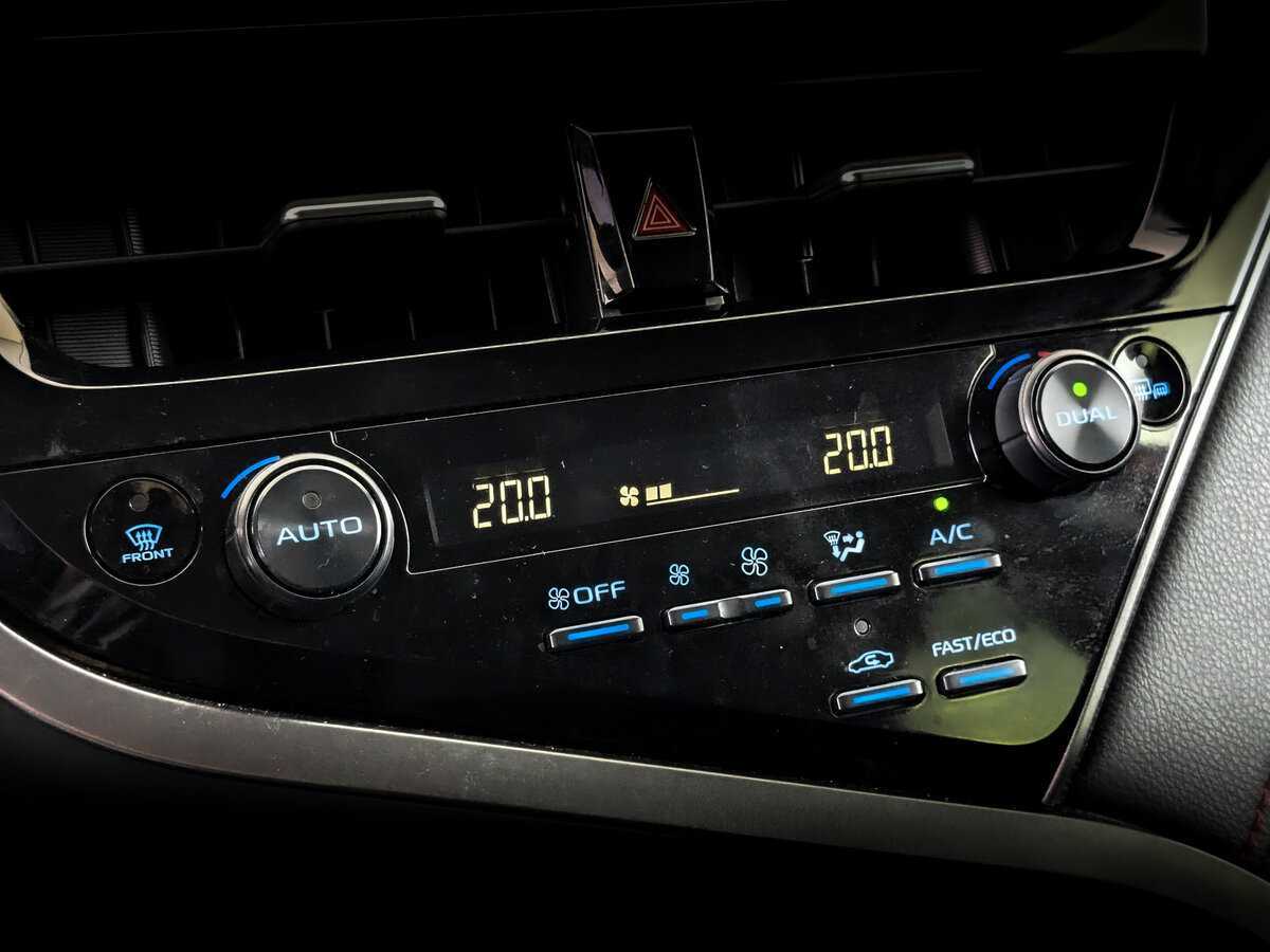 Toyota Camry 2021 года с пробегом. Фото: #20