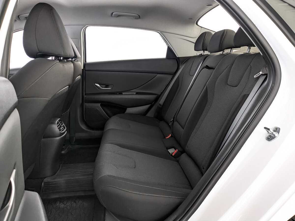 Hyundai Elantra 2021 года с пробегом. Фото: #13