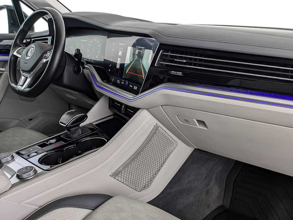 Volkswagen Touareg 2020 года с пробегом. Фото: #8
