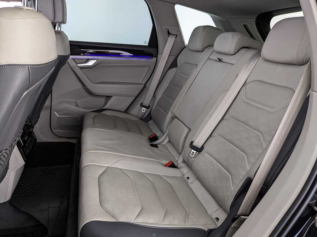 Volkswagen Touareg 2020 года с пробегом. Фото: #11