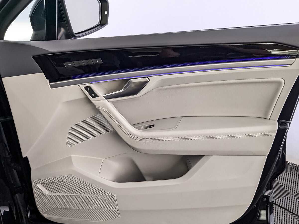 Volkswagen Touareg 2020 года с пробегом. Фото: #17