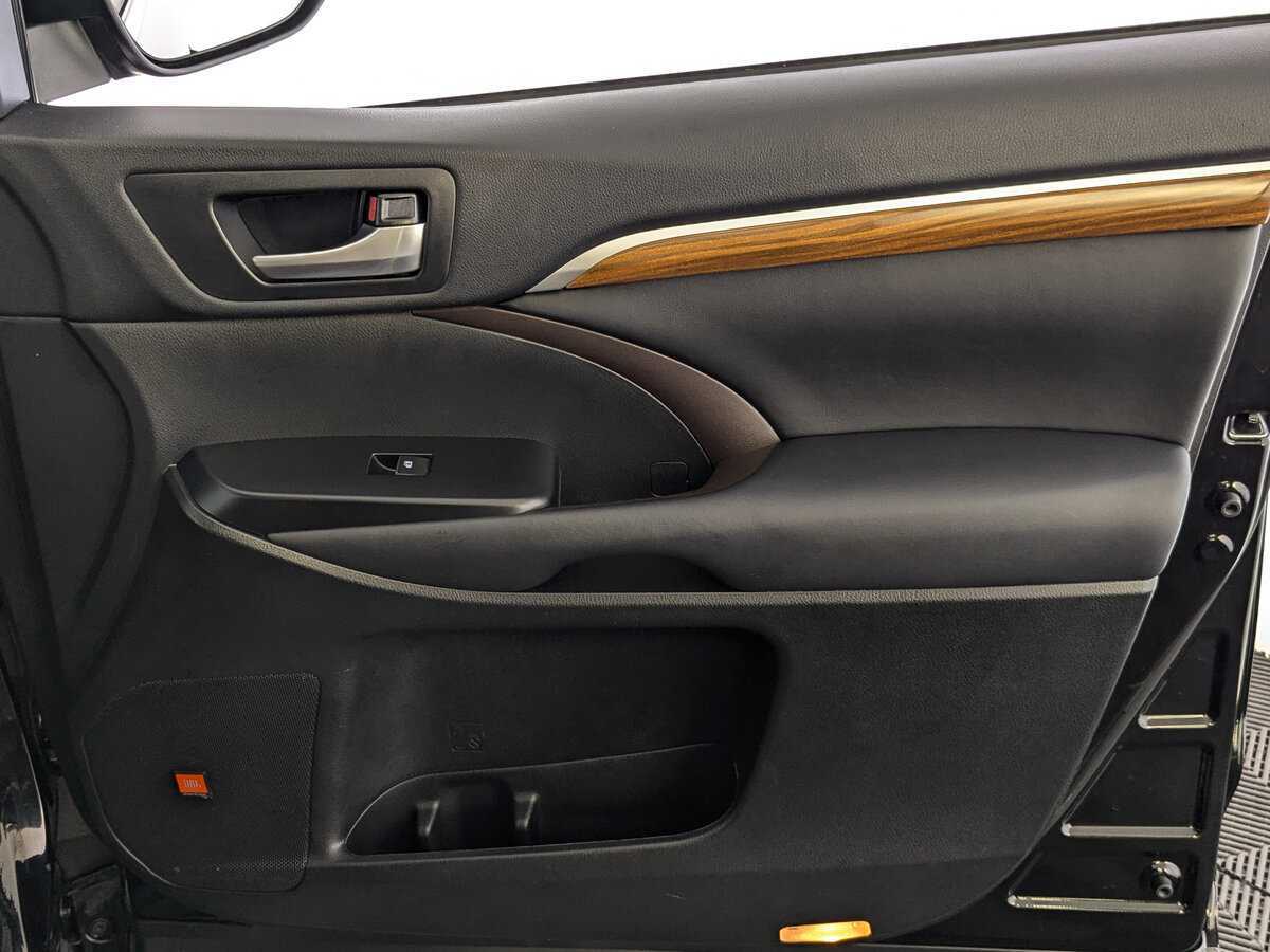 Toyota Highlander 2017 года с пробегом. Фото: #20