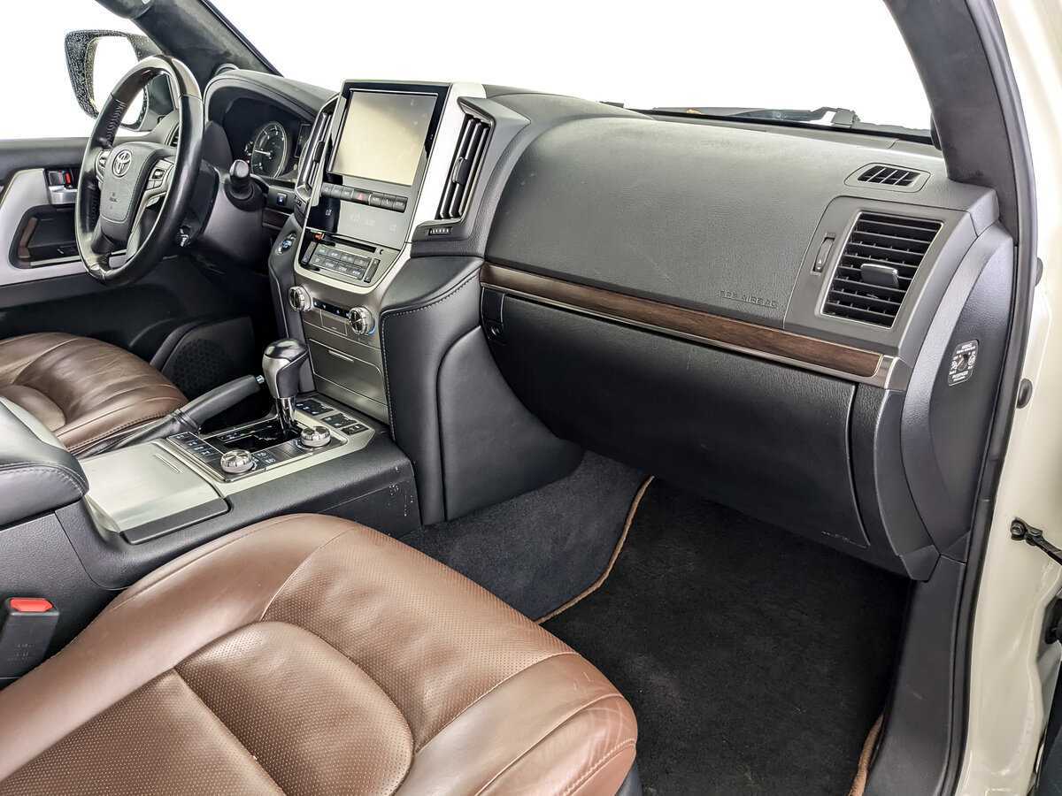 Toyota Land Cruiser 2016 года с пробегом. Фото: #8
