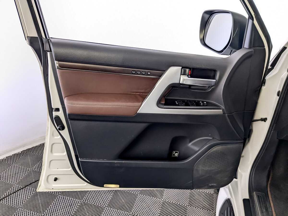 Toyota Land Cruiser 2016 года с пробегом. Фото: #13