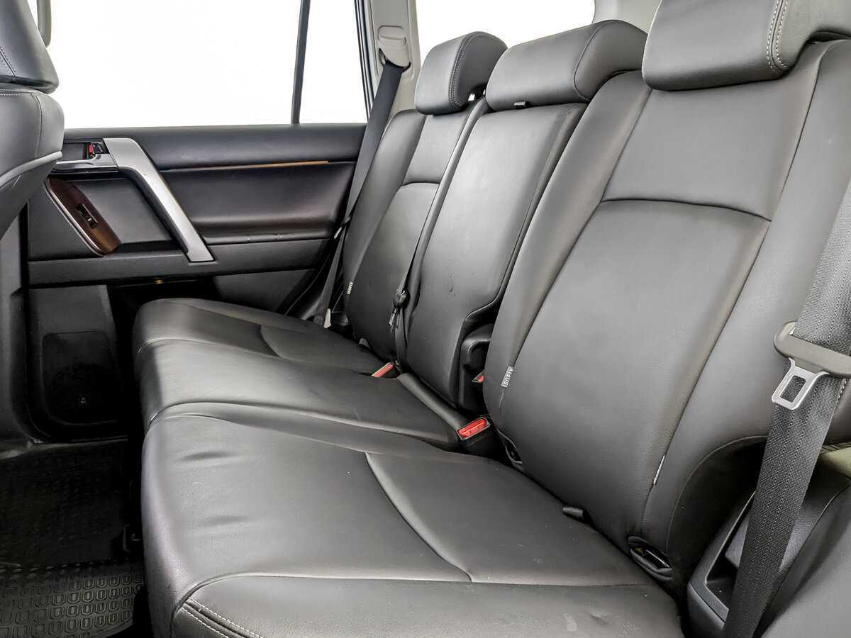 Toyota Land Cruiser Prado 2017 года с пробегом. Фото: #9