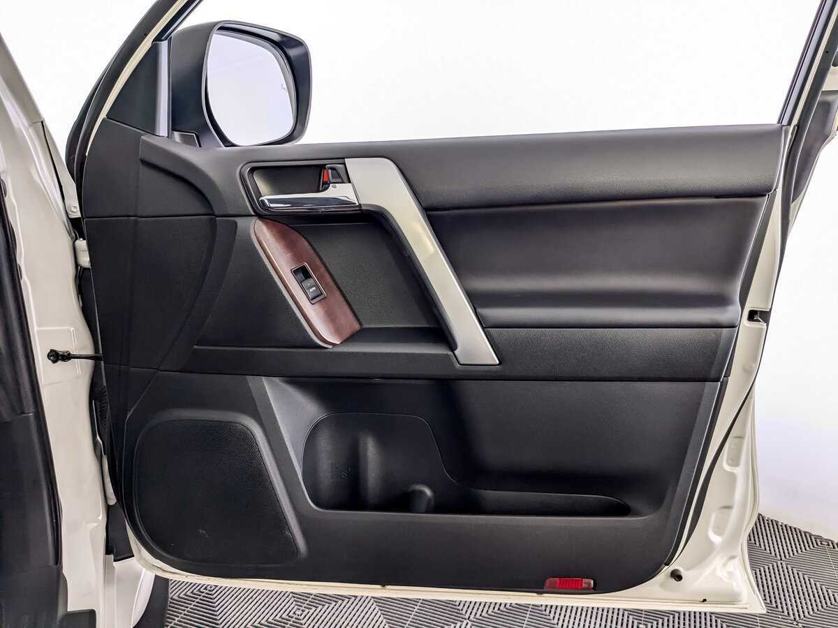 Toyota Land Cruiser Prado 2017 года с пробегом. Фото: #20
