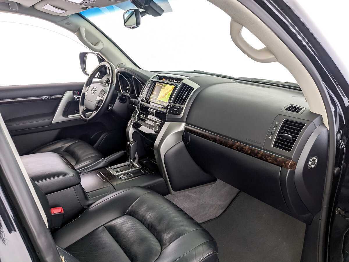 Toyota Land Cruiser 2014 года с пробегом. Фото: #8