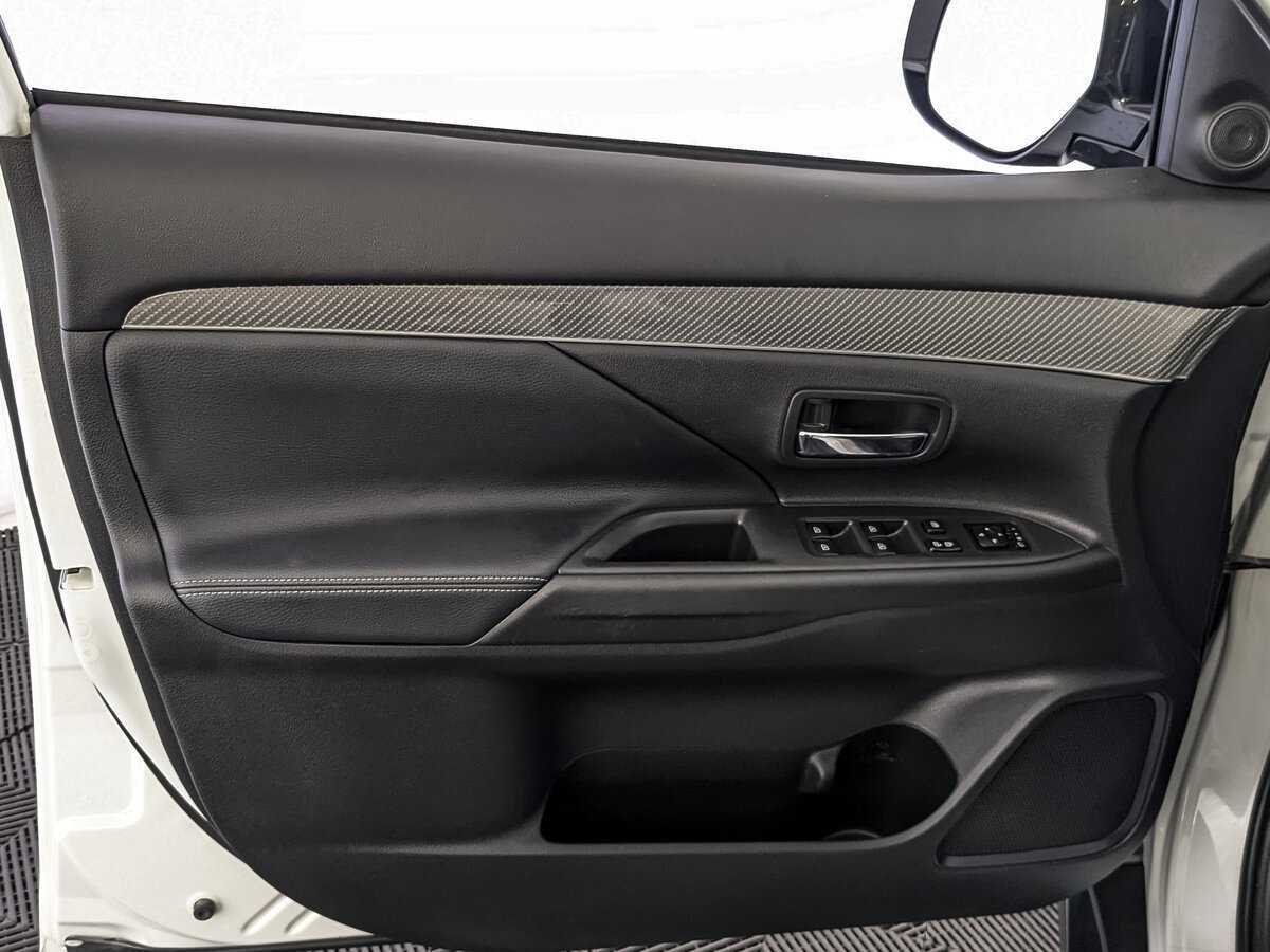 Mitsubishi Outlander 2021 года с пробегом. Фото: #14
