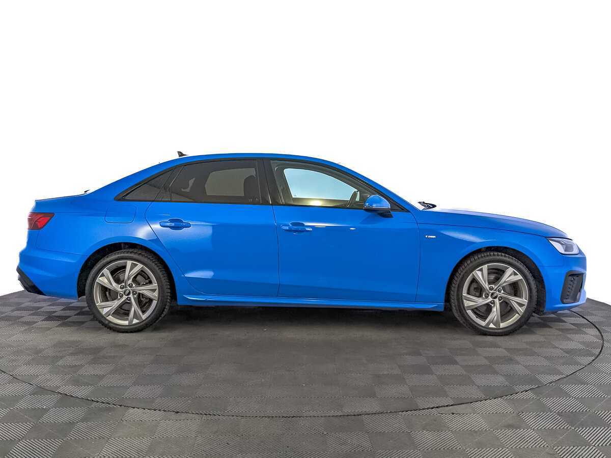 Audi A4 2021 года с пробегом. Фото: #3