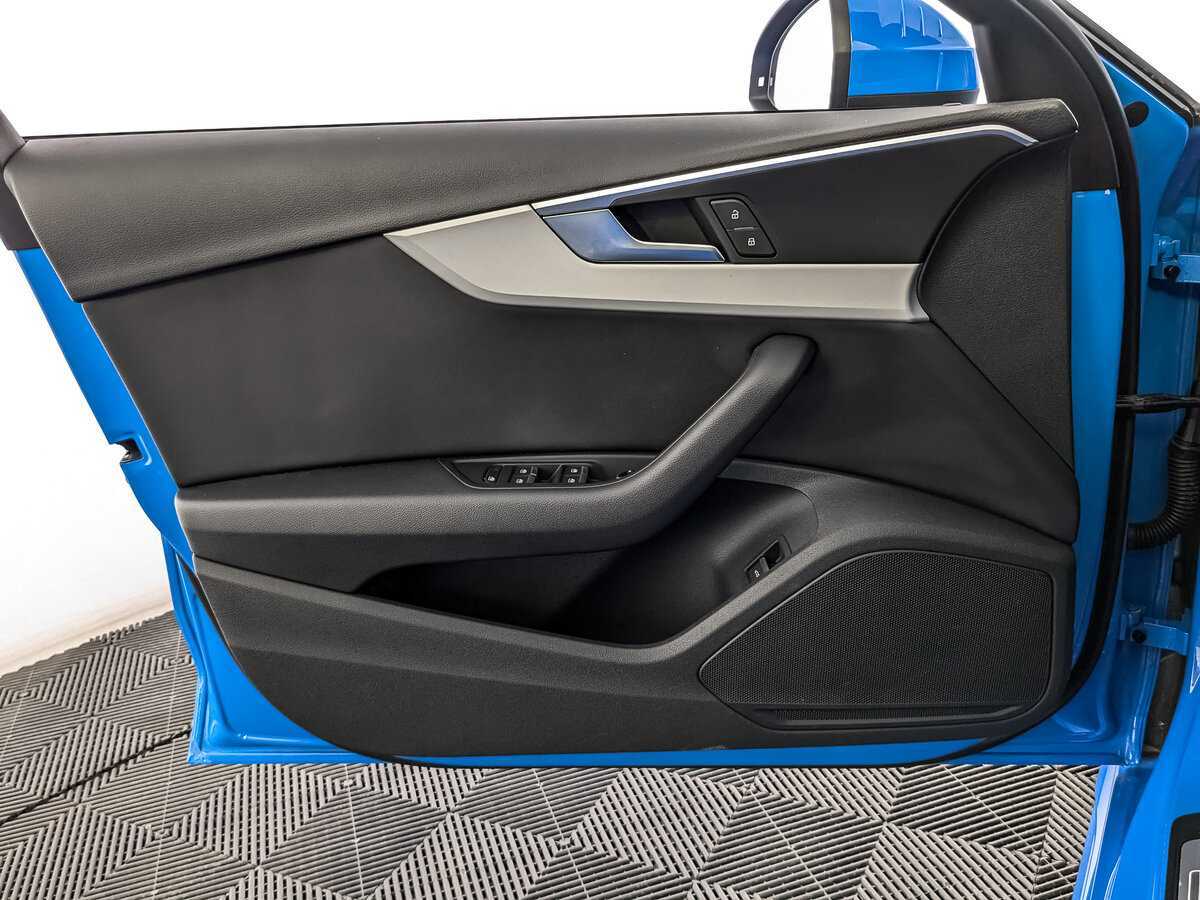 Audi A4 2021 года с пробегом. Фото: #14