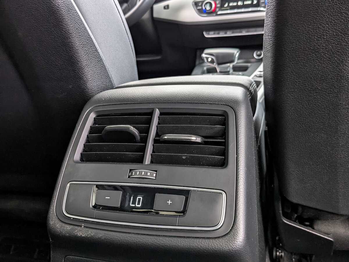 Audi A4 2021 года с пробегом. Фото: #21