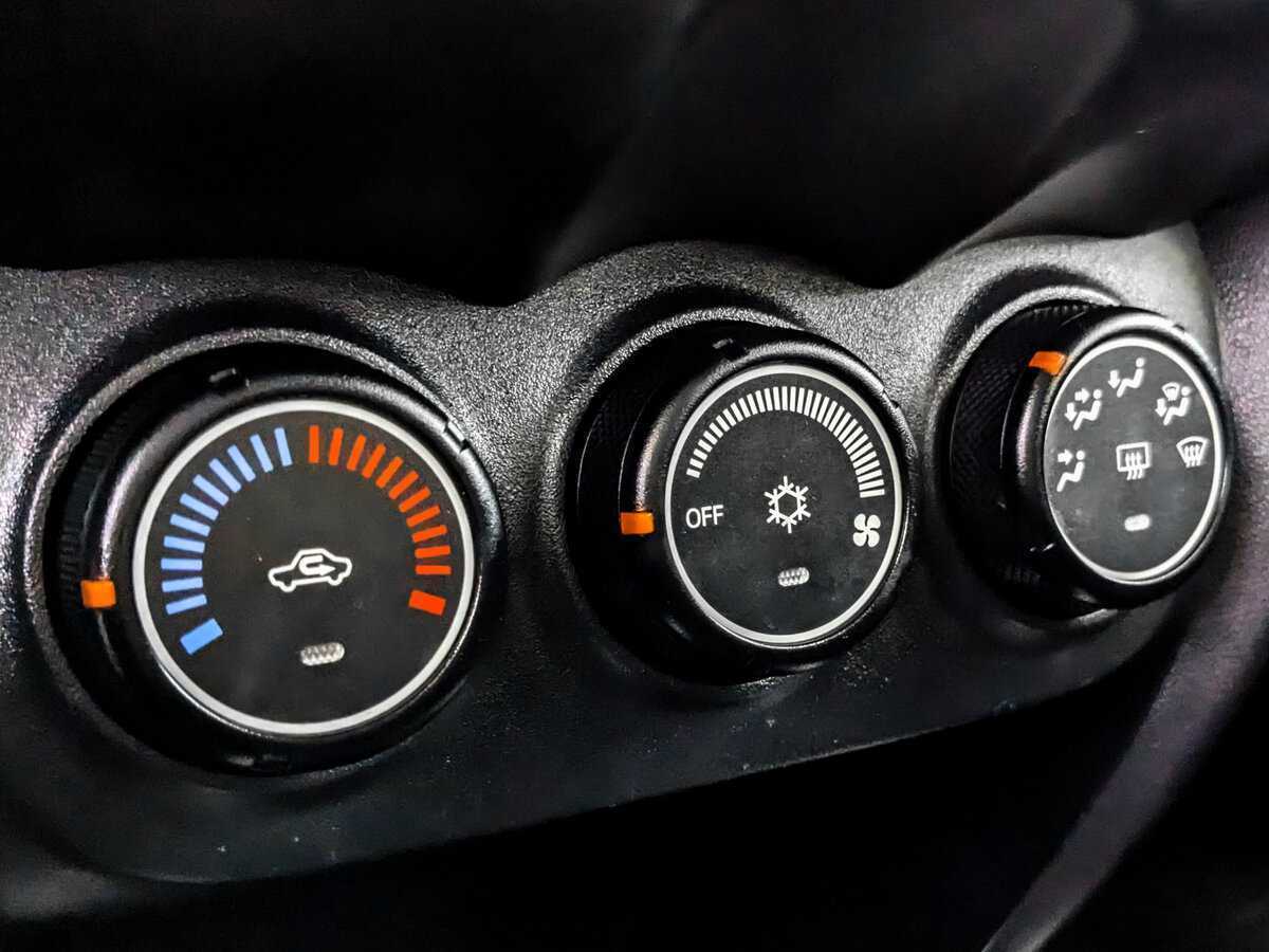 Б/У Митсубиши АС-Икс 2013 года. Фото: #20