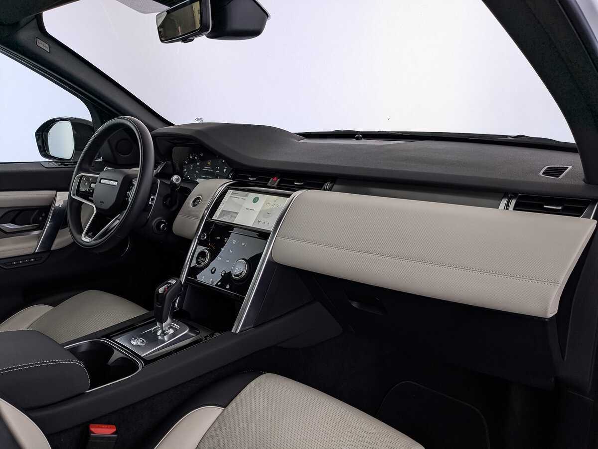 Land Rover Discovery Sport 2022 года с пробегом. Фото: #8