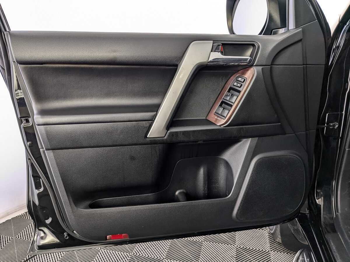Toyota Land Cruiser Prado 2017 года с пробегом. Фото: #14