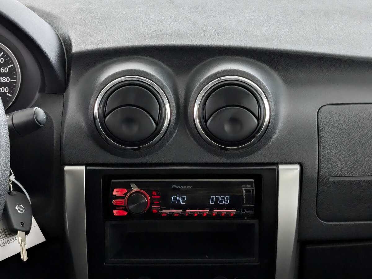 Б/У Ниссан Альмера 2015 года. Фото: #12