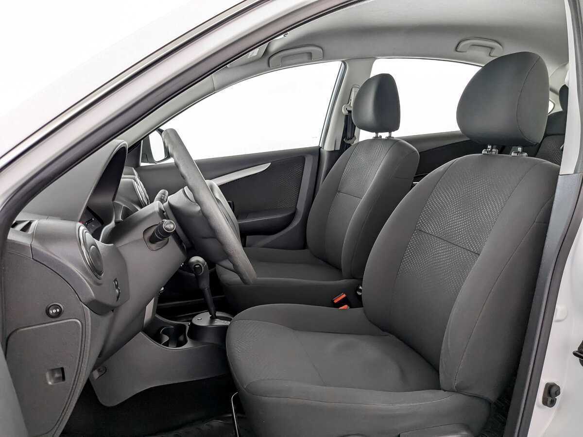 Б/У Ниссан Альмера 2015 года. Фото: #15