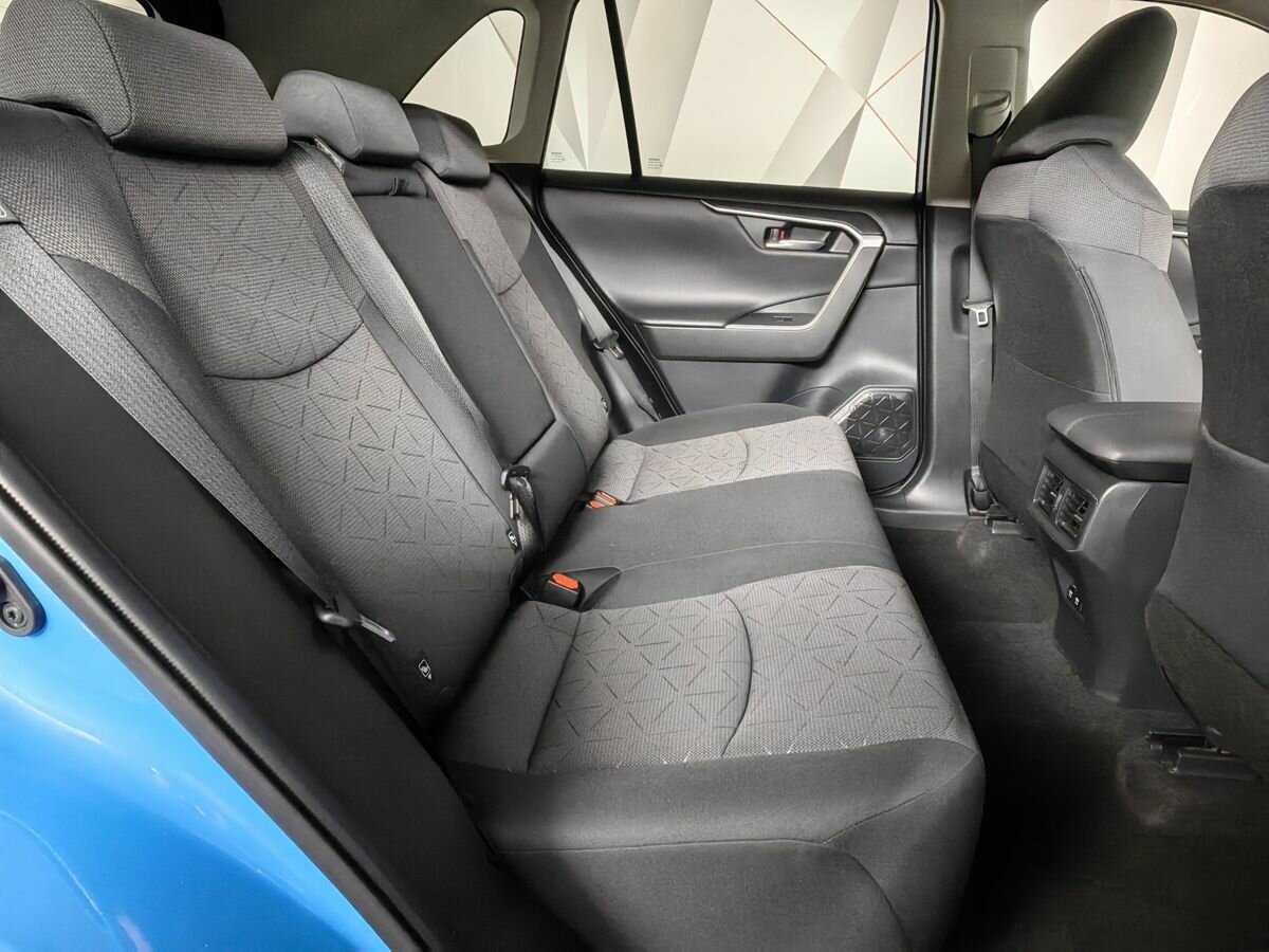 Toyota RAV4 2021 года с пробегом. Фото: #11