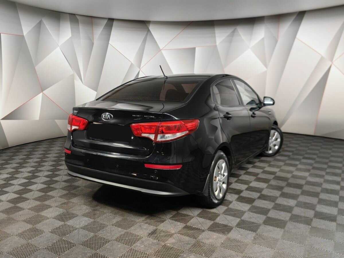 Б/У Киа Рио 2015 года. Фото: #1