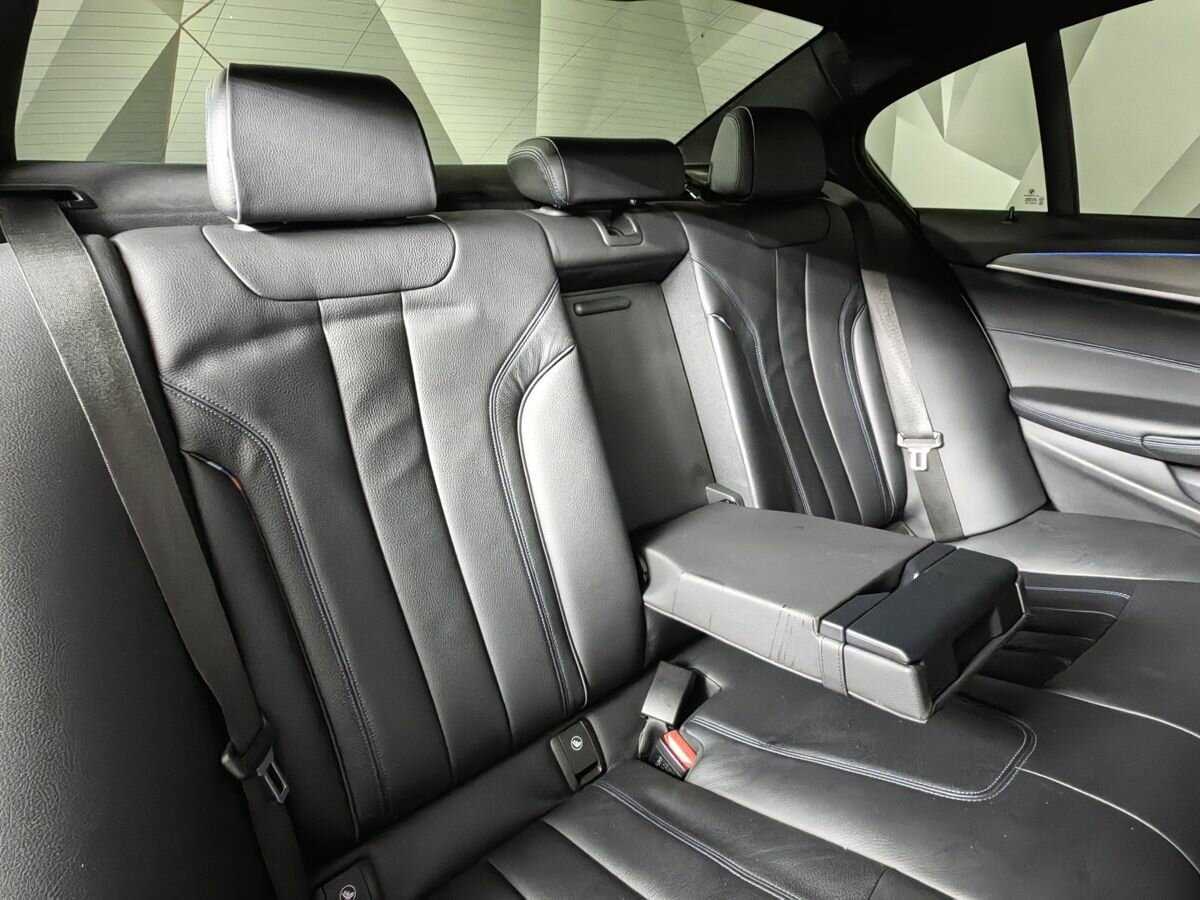 BMW 5 серии 2018 года с пробегом. Фото: #11