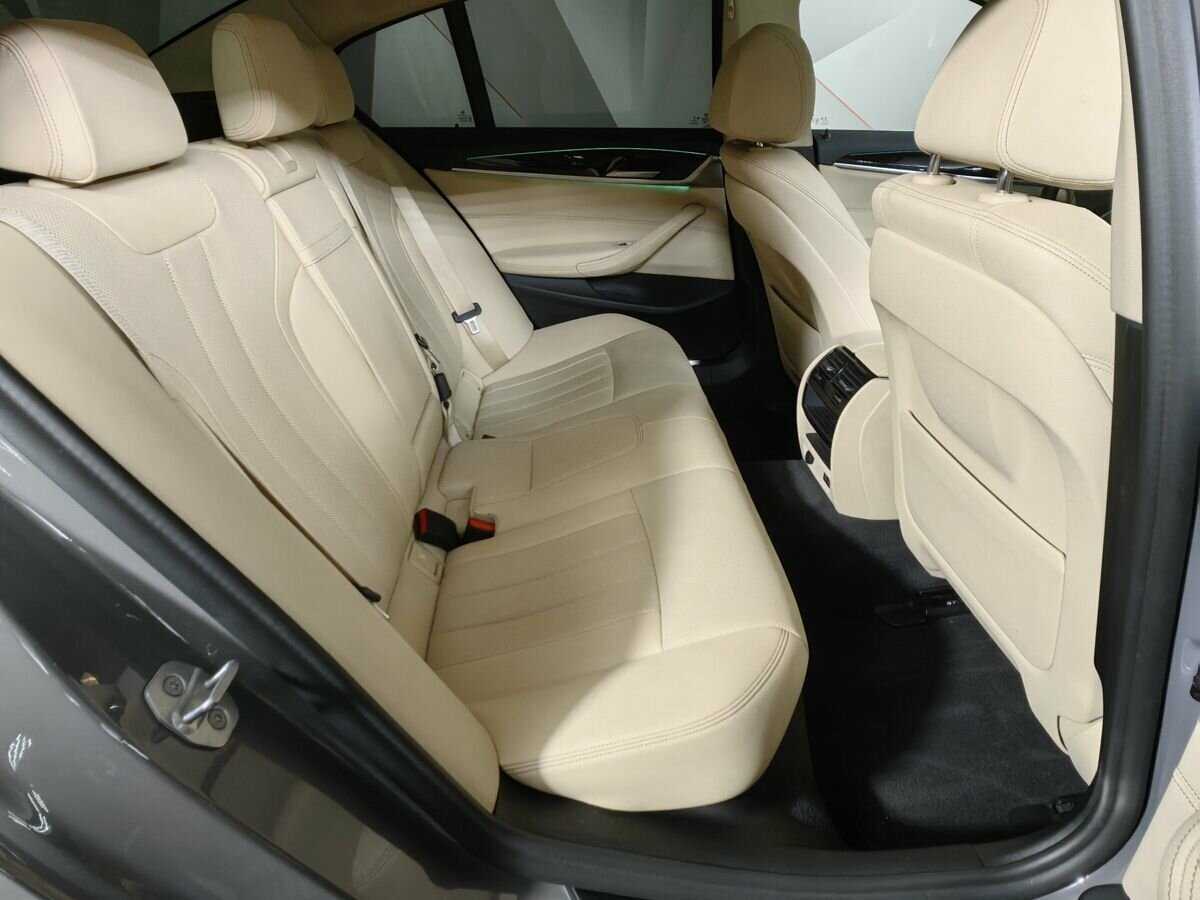 BMW 5 серии 2020 года с пробегом. Фото: #11