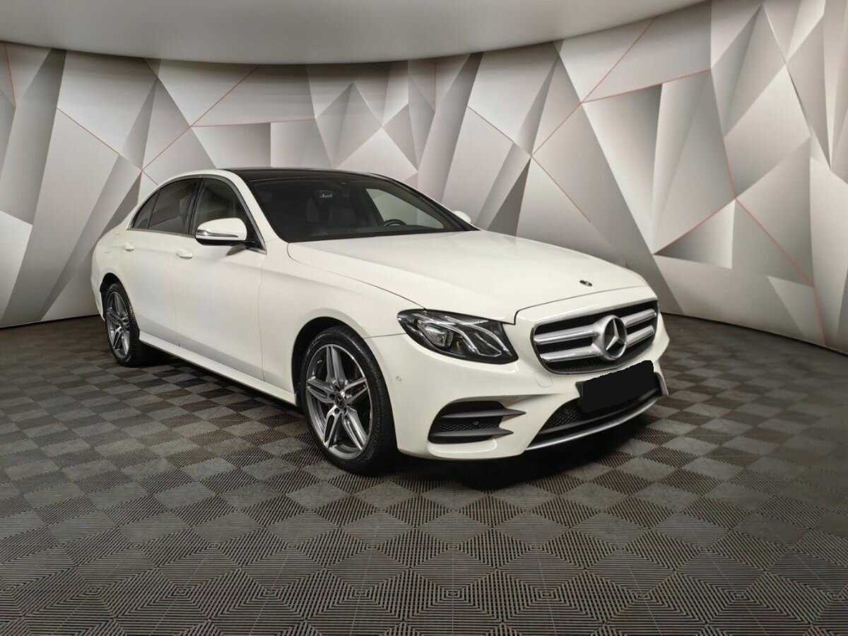 Mercedes-Benz E-Класс 2019 года с пробегом. Фото: #2