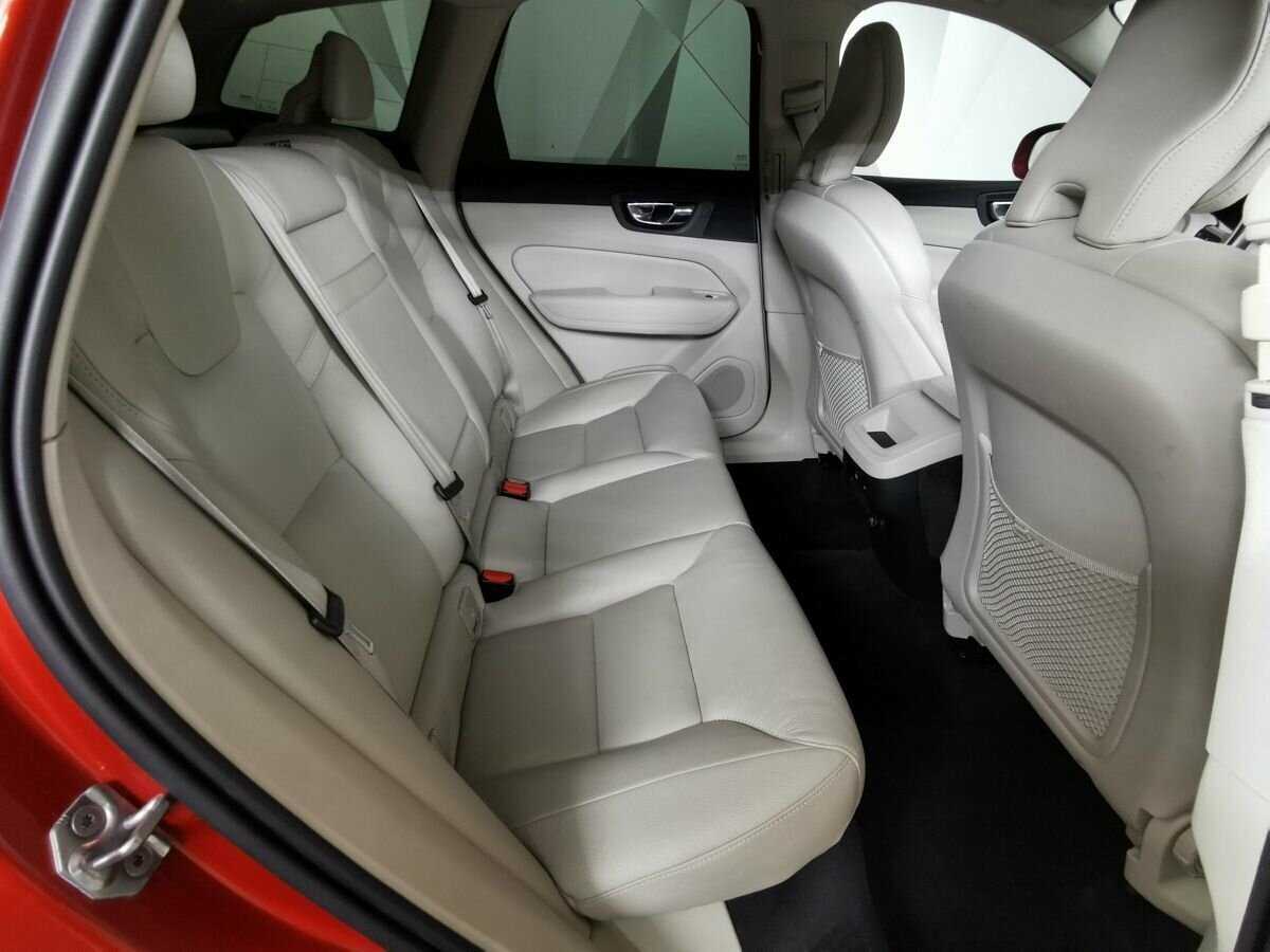 Volvo XC60 2018 года с пробегом. Фото: #11