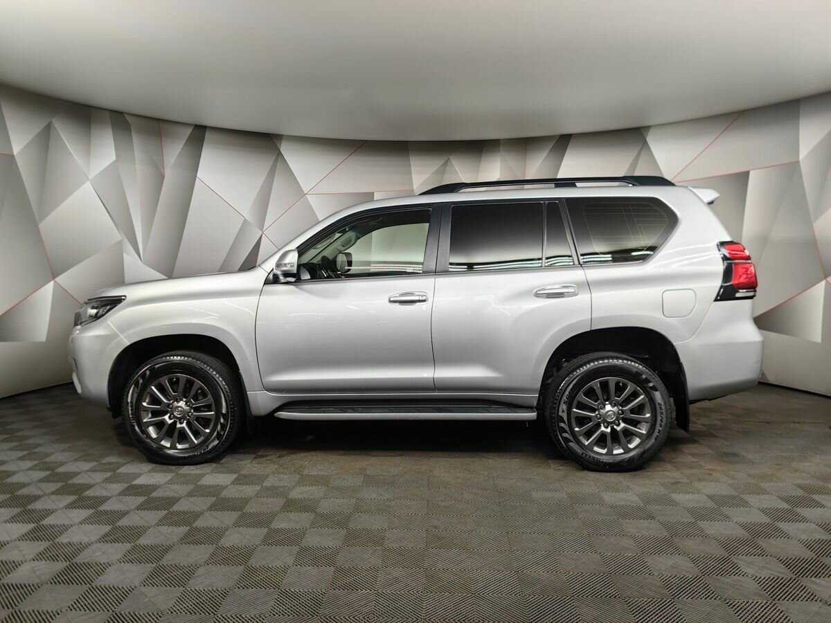 Toyota Land Cruiser Prado 2017 года с пробегом. Фото: #4